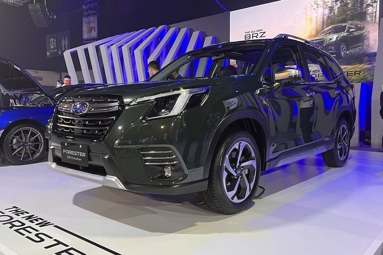 Trong triển lãm Manila International Auto Show (MIAS) 2022 hiện đang diễn ra tại Philippines, hãng Subaru đã mang Forester phiên bản mới đến trưng bày và giới thiệu. Đây là một trong những thị trường Đông Nam Á đầu tiên đón nhận mẫu crossover cỡ C - Subaru Forester 2022 mới này.