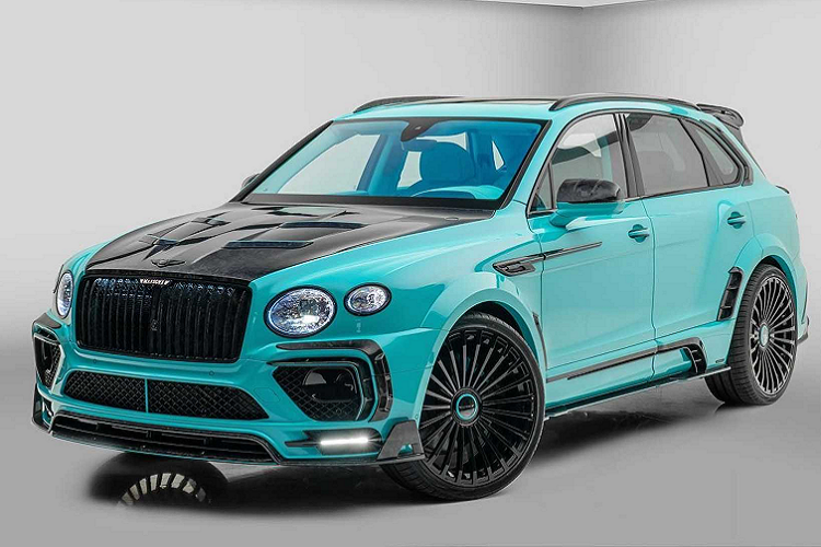 Mansory đã đem tới cho chiếc Bentayga một diện mạo hoàn toàn khác biệt. Phiên bản độ  Bentley Bentayga Speed Feroza Edition này chính là sự kết hợp giữa yếu tố thể thao và sự sang trọng. Về diện mạo ngoại thất, chiếc xe đã được nâng cấp với gói độ thân rộng widebody cùng các phần vè ốp bánh lớn, cản trước được nâng cấp với loạt chi tiết carbon.