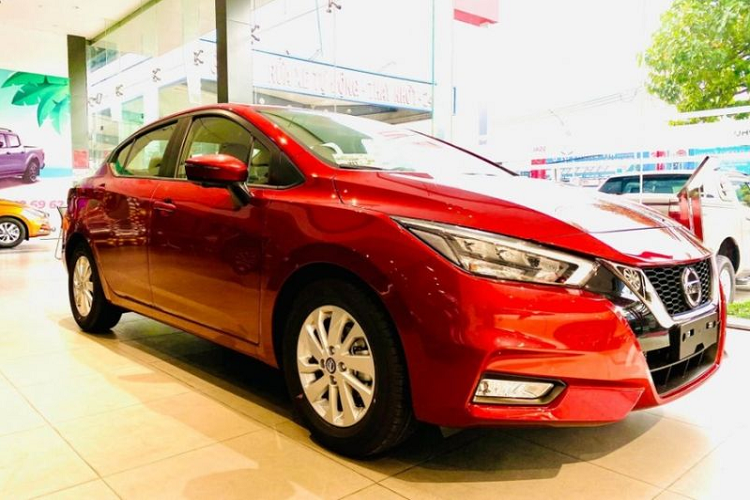 Vào hồi đầu tháng 6/2022,  Nissan Almera 2022 nâng cấp đã chính thưc s được đưa về thị trường Việt Nam. Mới đây, mẫu xe sedan cỡ B này đã được trưng bày và bắt đầu nhận đặt cọc tại đại lý.