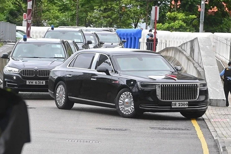 Được thành lập vào năm 1958, Hồng Kỳ (Hongqi) vốn là thương hiệu ôtô chuyên sản xuất xe cho các nguyên thủ và lãnh đạo cấp cao của Trung Quốc. Sau 64 năm, truyền thống này vẫn không thay đổi khi Hồng Kỳ lại phát triển một mẫu limousine mới mang tên  Hồng Kỳ N701 hạng sang để dành cho Chủ tịch Trung Quốc Tập Cận Bình.