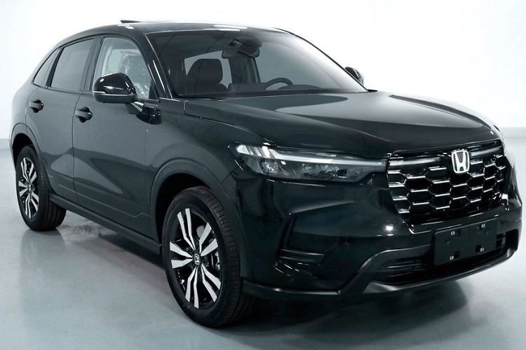 SUV hạng B hiện là phân khúc được ưa chuộng tại nhiều thị trường trên toàn thế giới. Do đó, không có gì ngạc nhiên khi hãng Honda liên tục ra mắt những mẫu xe thuộc phân khúc này. Không dừng ở đó, hãng còn chuẩn bị tung ra một mẫu SUV hạng B nữa với thiết kế không giống cả  Honda HR-V và ZR-V 2023.