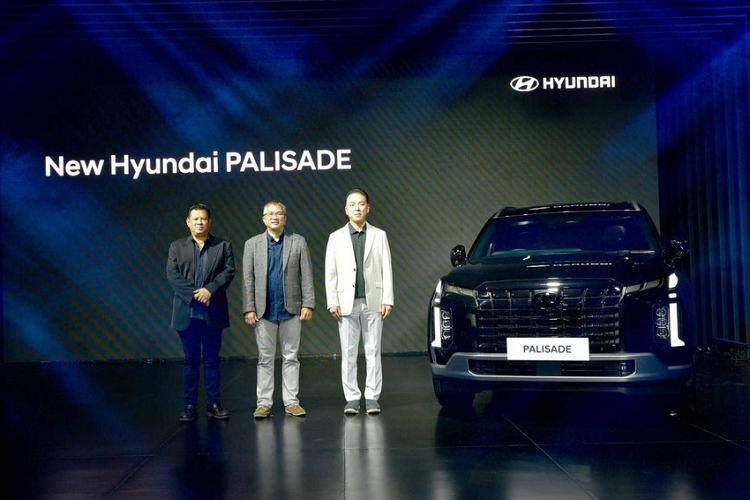 Đúng như tin đồn, mẫu SUV cỡ lớn  Hyundai Palisade 2023 mới đã chính thức trình làng ở thị trường Indonesia trước thềm triển lãm GIIAS năm nay. Đây là một trong những thị trường đầu tiên trên thế giới đón nhận mẫu SUV cỡ lớn này.