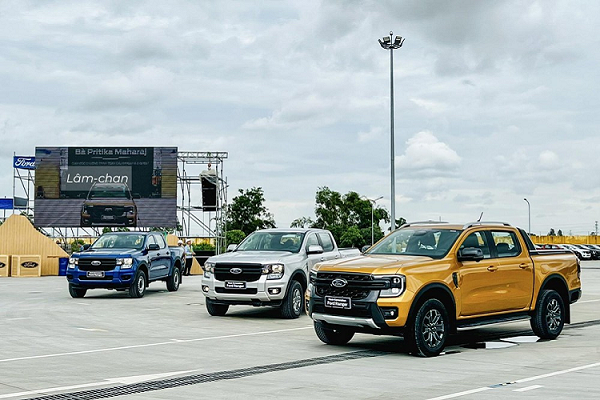 Ford Ranger 2023 chính thức xuất xưởng, sẵn sàng tới tay khách Việt