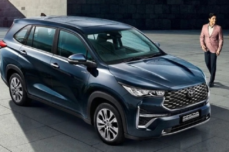 Mới đây, Toyota Việt Nam đã chính thức xác nhận sẽ ra mắt Innova 2023 thế hệ mới vào quý III/2023. Theo đó,  Toyota Innova 2023 tại Việt Nam sẽ có cả 2 bản số sàn và số tự động.