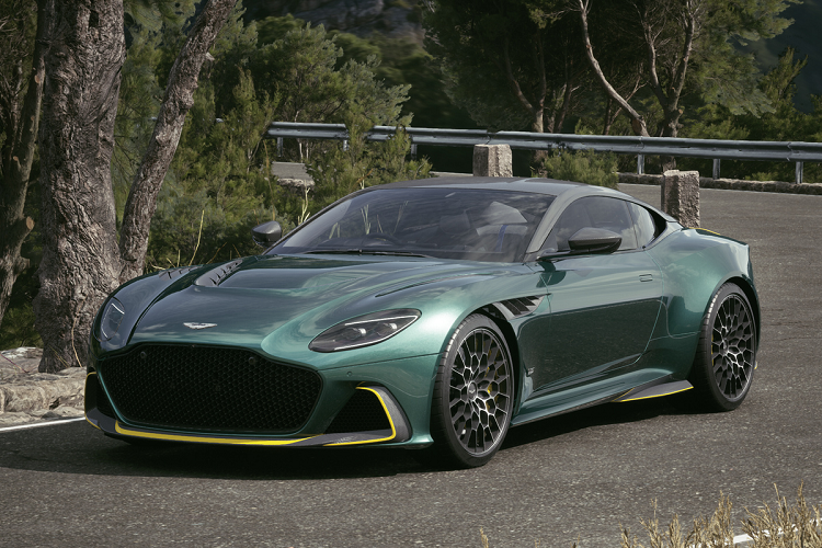 Aston Martin vừa chính thức trình làng phiên bản cuối cùng của mẫu grand tourer DBS - chiếc  Aston Martin DBS 770 Ultimate mạnh nhất, cùng những thay đổi về thiết kế và hiệu suất vận hành.