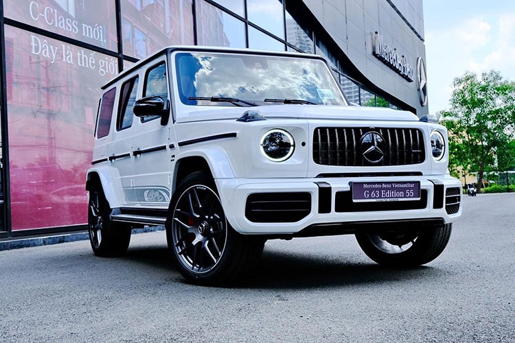 Được biết, đây là phiên bản  Mercedes-AMG G63 Edition 55 đặc biệt, kỷ niệm 55 năm ra mắt của thương hiệu AMG nên xe sẽ được sản xuất với số lượng khá hạn chế.