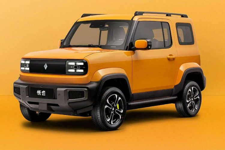 Baojun có lẽ vẫn còn là thương hiệu ôtô khá xa lạ với người tiêu dùng Việt Nam. Đây là thương hiệu con của liên doanh giữa tập đoàn General Motors của Mỹ và SAIC của Trung Quốc, tương tự Wuling. Mới đây, hãng đã thu hút sự chú ý khi hé lộ thiết kế của mẫu xe ôtô điện cỡ nhỏ mới mang tên  Baojun Yep 2024 mới.