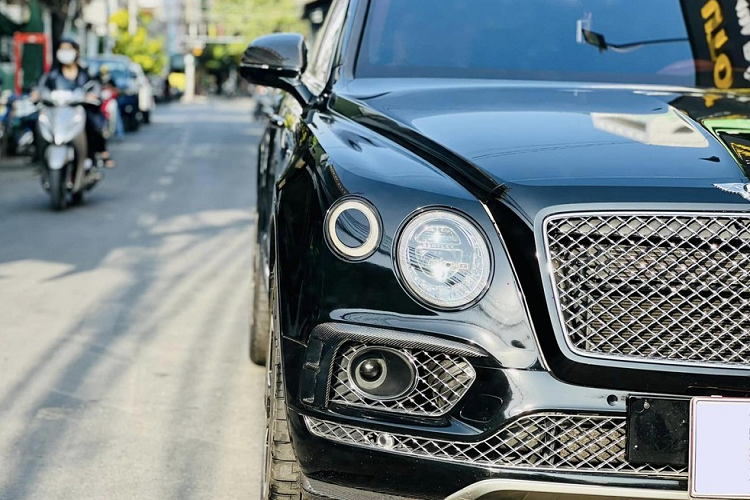 Cách đây 2 tuần, thông tin rao bán về chiếc SUV siêu sang  Bentley Bentayga đời 2017 hơn 5 tỷ đồng trên sàn xe cũ tại Việt Nam đã thu hút sự quan tâm không nhỏ của giới mê xe trong nước. 