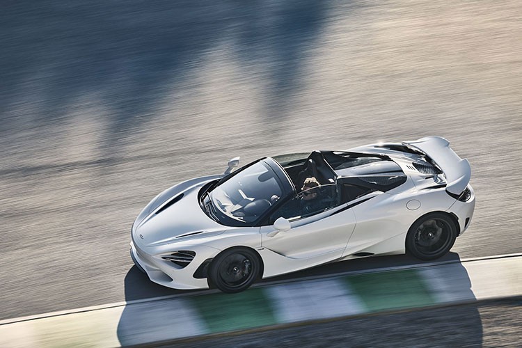 Mới đây,  McLaren 750S 2024 mới - mẫu xe kế nhiệm chiếc Mclaren 720S vừa được hé lộ với nhiều cải tiến và tinh chỉnh. Theo đó, ít nhất 30% trên mẫu siêu xe McLaren 750S đã được thay đổi so với phiên bản 720S tiền nhiệm.