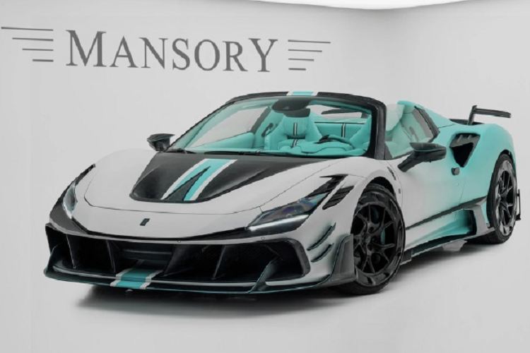 Vẫn mang triết lý cũ "One of One", chiếc Mansory F8XX Spider Tempesta Turchese lần này được hãng phối ba màu xanh Turquoise, xám và trắng độc đáo. Sự kết hợp màu uyển chuyển giữa đầu xe và đuôi xe mang đến một cái nhìn lạ mắt, ấn tượng cho  Ferrari F8 Spider mui trần.