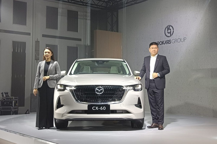 Vào hồi tháng 6 năm nay, hãng Mazda đã giới thiệu CX-60 ở thị trường Philippines. Sau hơn 1 tháng, mẫu SUV hạng trung tiệm cận xe sang là  Mazda CX-60 2023 mới này lại tiếp tục ra mắt một thị trường Đông Nam Á khác, đó là Indonesia. 