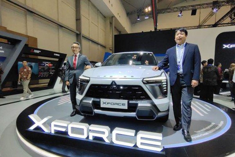  Mitsubishi Xforce hoàn toàn mới là mẫu SUV cỡ B đã lần đầu tiên trình làng trong triển lãm Ô tô Quốc tế Gaikindo Indonesia (GIIAS) 2023. Tương tự Xpander, hãng Mitsubishi cũng đặt kỳ vọng rất cao vào mẫu xe mới này. Ông Atsushi Kurita, Giám đốc bán hàng của Mitsubishi Indonesia, đã bày tỏ sự lạc quan đối với sản phẩm mới. 