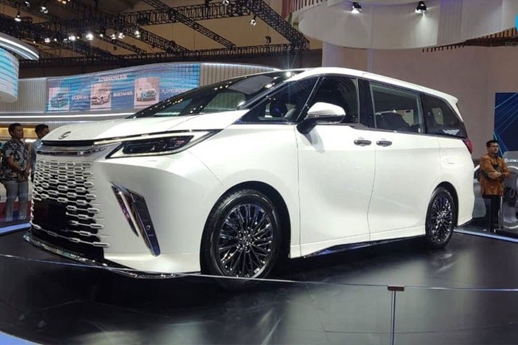 Tại triển lãm GIIAS 2023 vừa diễn ra tại Indonesia, cũng là lần đầu  Lexus LM 350h 2024 ra mắt khách hàng Đông Nam Á. Tuy nhiên, Lexus vẫn chưa công bố kế hoạch kinh doanh Lexus LM tại Indonesia, cũng như các nước trong khu vực ASEAN.