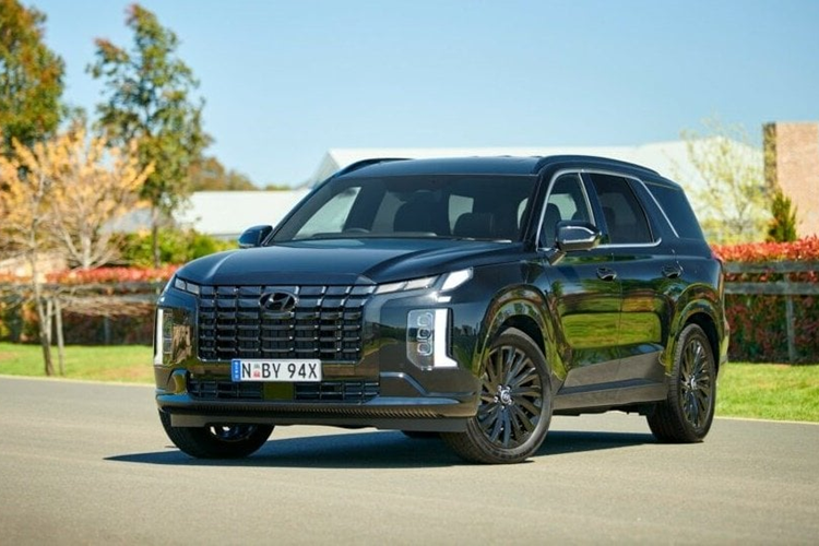 Dòng sản phẩm  Hyundai Palisade 2024 mới tại Úc hiện gồm có Elite, Calligraphy và Calligraphy Black Ink. Trong đó, phiên bản Calligraphy Black Ink vừa được bổ sung.