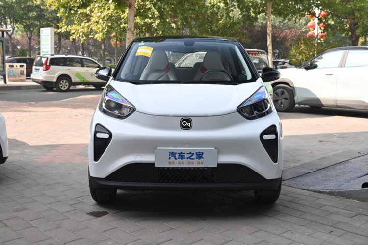 Triển lãm ô tô Thượng Hải 2023, Chery New Energy đã cho ra mắt phiên bản Ant Q 2023 với nhiều nấng cấp thú vị. Trong đó,  giá xe Chery Ant Q 2023 tại Trung Quốc dự kiến chỉ từ 80.000 nhân dân tệ (tương đương 268 triệu đồng) đã nhận được sự quan tâm.