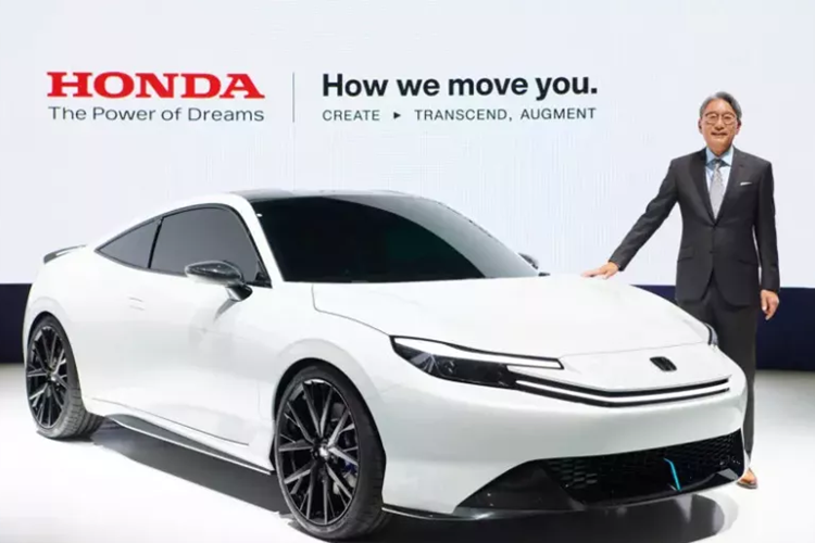 Tương tự các hãng ôtô "đồng hương", Honda cũng mang xe concept mới đến triển lãm Japan Mobility Show 2023 hiện đang diễn ra tại Nhật Bản. Trái với dự đoán của nhiều người, Honda không trưng bày mẫu ôtô thay thế siêu xe NSX. Thay vào đó,  Honda hồi sinh Prelude thể thao nổi tiếng của mình với mẫu concept mới.