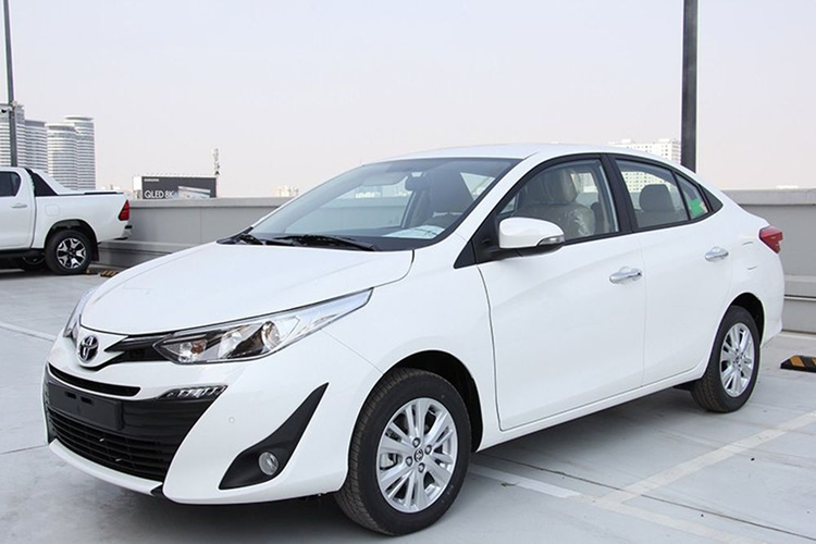  Toyota Vios   Năm 2023, Toyota Vios không còn là một trong những mẫu xe bán chạy nhất thị trường Việt Nam. Tuy nhiên, trên  thị trường ôtô cũ, Vios vẫn nhận được sự quan tâm đặc biệt từ người tiêu dùng. Bên cạnh đó, đây cũng là một mẫu xe nổi tiếng về độ giữ giá.