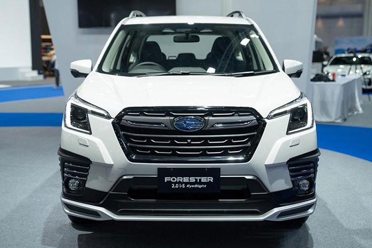 Subaru Forester giảm đến 230 triệu, khởi điểm ngang Hyundai Tucson