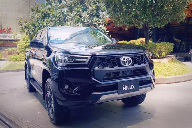 Không chỉ Úc mà thị trường Indonesia cũng đón nhận phiên bản nâng cấp nhẹ của dòng xe bán tải Hilux. Tuy nhiên, khác với xe ở thị trường Úc,  Toyota Hilux 2024 mới dành cho Indonesia không có hệ truyền động mild hybrid mới. Thay vào đó, mẫu xe bán tải này ở thị trường Indonesia tiếp tục dùng máy dầu như cũ.