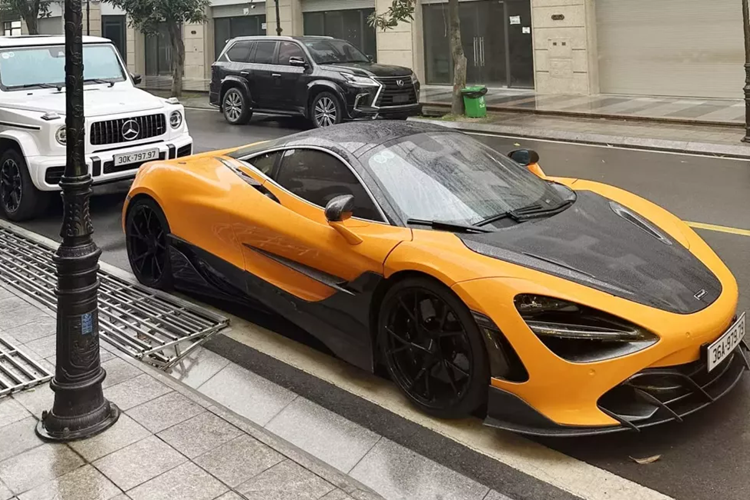 Dòng siêu xe McLaren 720S rất được lòng các đại gia Việt, vì sử dụng động cơ V8 nhưng mạnh mẽ, thiết kế đẹp mắt và giờ đây, giá xe cũ chỉ bằng 1/2 lúc mới mua. Vào đầu năm nay, giang hồ mạng  Huấn hoa hồng tậu McLaren 720S đã gây xôn giao với nhiều người mê xe.