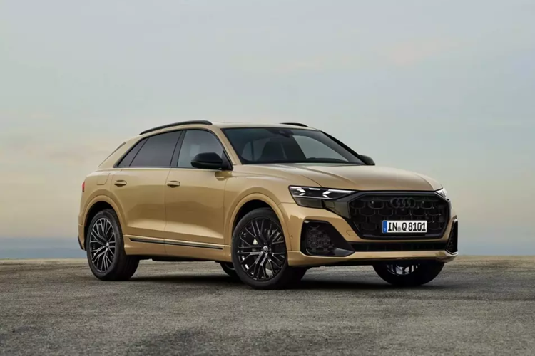 Phiên bản nâng cấp của dòng SUV hạng sang Audi Q8 đã chính thức trình làng vào tháng 9/2023. Sau gần 1 năm, mẫu xe này mới chuẩn bị được bán ở thị trường Việt Nam. Theo công bố của hãng,  Audi Q8 2024 về Việt Nam vào tháng 7 năm nay.