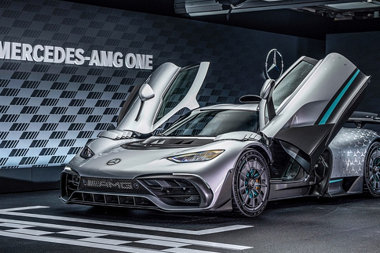 Ra mắt toàn cầu vào tháng 6/2022,  Mercedes-AMG One triệu đô là một trong những siêu xe đặc biệt nhất của AMG khi nó được trực tiếp phát triển trên nền tảng những mẫu xe F1 của Mercedes-Benz.