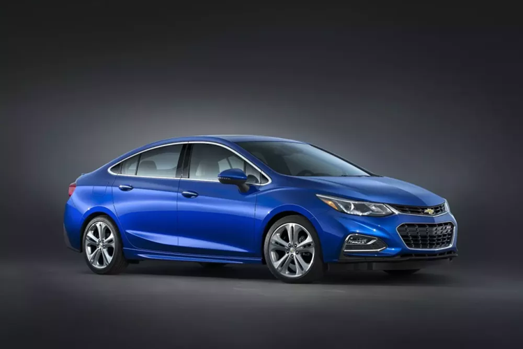 Chevrolet Cruze (đời 2016-2019)   Khoảng giá: 7.300 - 9.700 USD   Trong  top 10 mẫu ôtô cũ tốt nhất 2024, Chevrolet Cruze có ưu điểm lái thoải mái, nội thất khá rộng rãi, động cơ mạnh mẽ, tiết kiệm nhiên liệu.