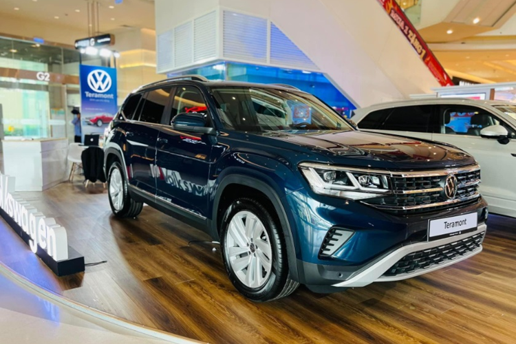 Dù được ưu đãi sâu nhưng  giá xe Volkswagen Teramont giảm thực tế vẫn cao hơn khá nhiều so với đối thủ Hyundai Palisade đang có giá niêm yết chỉ từ 1,469 tỷ đến 1,589 tỷ đồng.