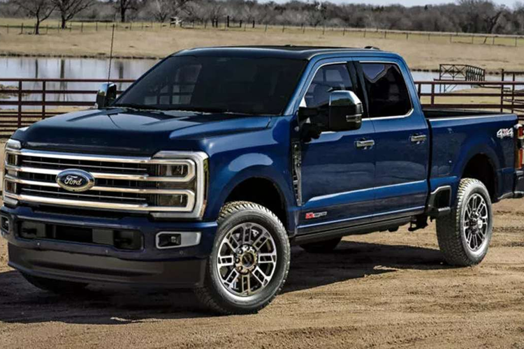  Ford F-Series Super Duty 2025 mới đã chính thức ra mắt. Hiện mức giá xe Ford Super Duty 2025 khởi điểm cho bản F-250 là 45.300 USD (khoảng 1,133 tỷ đồng), trong khi F-350 sẽ có giá là 46.595 USD (tương đương 1,153 tỷ đồng), tăng lần lượt 330 USD (khoảng 8,16 triệu đồng) và 580 USD (14,35 triệu đồng) so với phiên bản hiện hành.