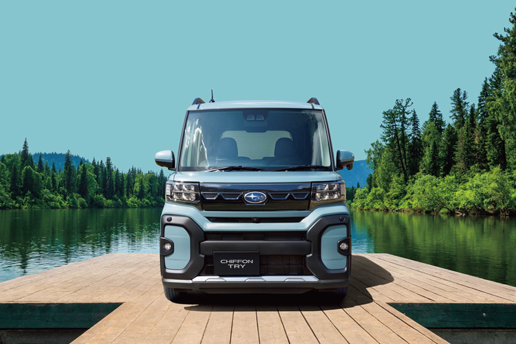 Những chiếc kei car tại Nhật Bản luôn rất thú vị và được cả thế giới quan tâm, bất chấp việc chúng hầu như không bao giờ được kinh doanh chính thức bên ngoài phạm vi nước Nhật. Trường hợp của  Subaru Chiffon Try cỡ nhỏ cũng rất đáng chú ý, nó là một sự kết hợp hài hòa giữa tính chất thực dụng và vóc dáng hầm hố của kiểu xe chuyên đi địa hình. 