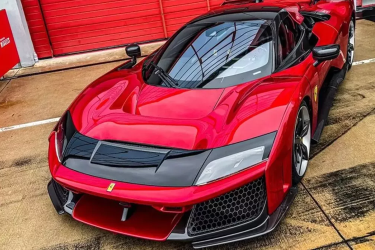 Trong danh mục dải sản phẩm của Ferrari, họ có bộ sưu tập các mẫu xe đắt tiền đáng ngưỡng mộ và nổi tiếng nhất trong số đó không ai mê xe mà không biết đến, "big five" ám chỉ bộ 5 huyền thoại là 280 GT0, F40, F50, Enzo, LaFerrari và mới đấy nhất là  Ferrari F80 hoàn toàn mới.