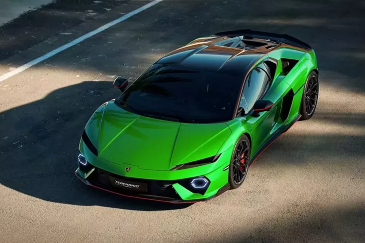  Lamborghini Temerario 2025 mới sẽ là mẫu siêu xe tiếp nối thành công vang đội mà Huracan để lại, nó cũng mang đến một động cơ hoàn toàn mới, một hệ thống hybrid, và công suất cũng như hiệu suất lớn hơn đáng kể trước các tiền bối rất nhiều.