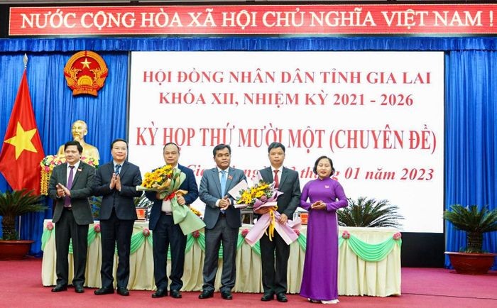 Ngày 3/1, HĐND tỉnh Gia Lai khóa XII, nhiệm kỳ 2021-2026 tổ chức kỳ họp thứ 11 bầu ông Nguyễn Hữu Quế (Giám đốc Sở KH&amp;ĐT) và ông Dương Mah Tiệp (Bí thư Huyện ủy Ia Grai) giữ chức  Phó Chủ tịch UBND tỉnh Gia Lai nhiệm kỳ 2021-2026. 