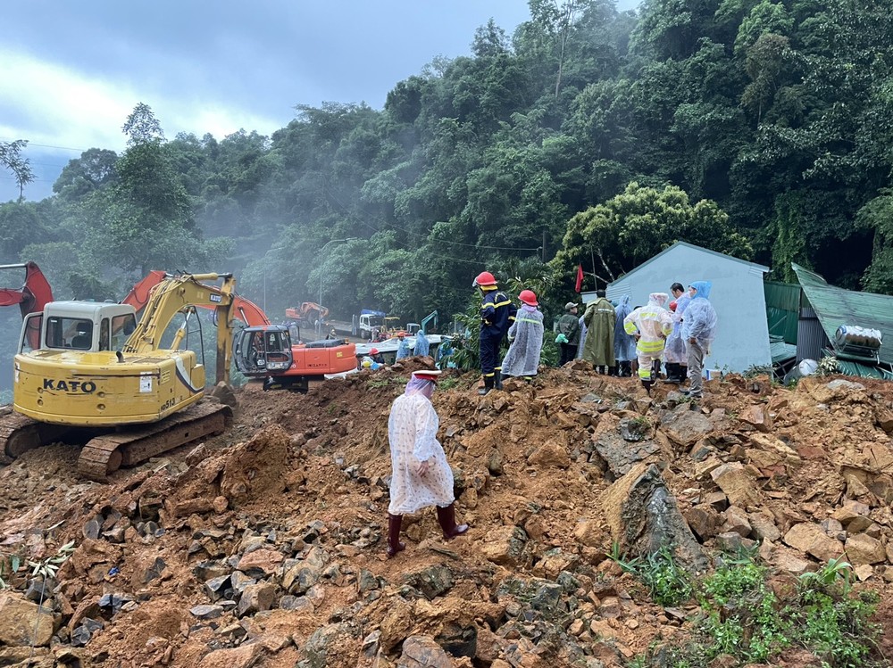 Truy thăng quân hàm cho 3 CSGT hy sinh trong vụ sạt lở đèo Bảo Lộc