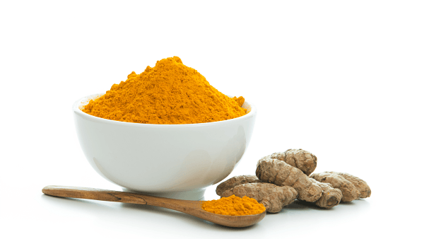 1. Nghệ vàng: Đây là thực phẩm có vị đắng chứa hợp chất curcumin có lợi cho hoạt tính chống viêm cấp, nhằm hỗ trợ hệ thống miễn dịch, tăng cường chức năng não và bảo vệ làn da. Ảnh: Tuvankhoe.com.