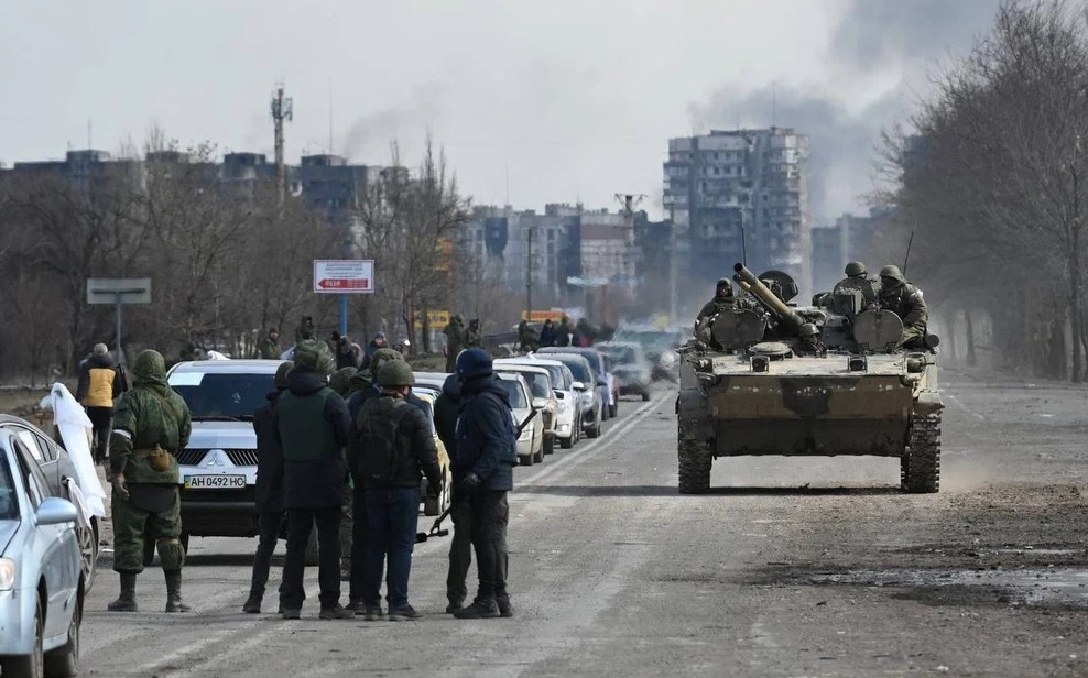 Tại chảo lửa Mariupol, việc tiêu diệt các  lực lượng vũ trang Ukraine hiện đang phòng ngự trong thành phố của Quân đội Nga đang đi vào giai đoạn cuối; hiện một phần đáng kể của thành phố đã nằm dưới sự kiểm soát của quân đội Nga và dân quân Donetsk.