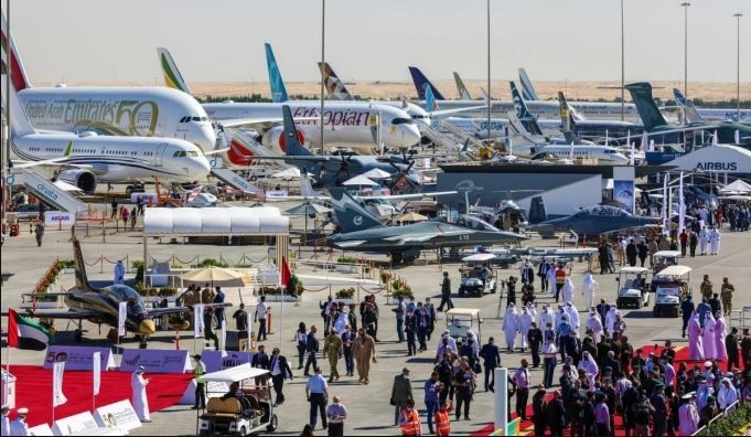 Tại buổi khai mạc triển lãm quốc phòng Dubai Airshow 2023, phái đoàn Nga được dẫn đầu bởi ông Denis Manturov, Phó Thủ tướng kiêm Bộ trưởng Bộ Công Thương Liên bang Nga và Sergey Chemezov, Giám đốc điều hành của công ty Rostec, đã đem tới triển lãm nhiều mẫu vũ khí mới.