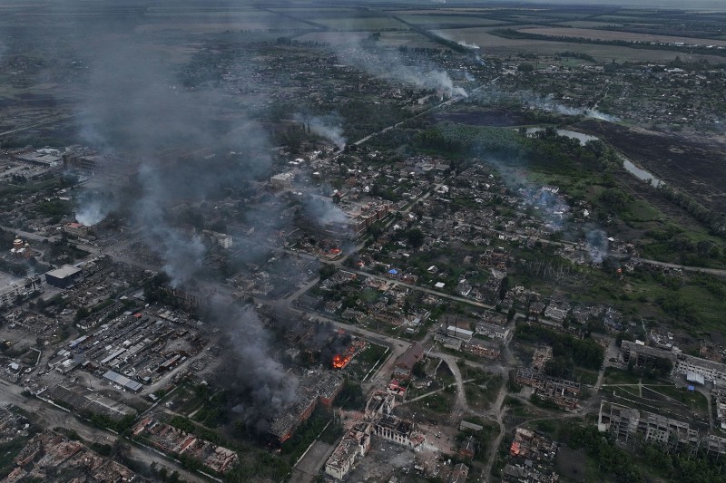 Trong mấy ngày qua,  Quân đội Ukraine tăng cường phản công ở phía bắc Kharkov, nhằm chiếm lại thành phố Volchansk. Đồng thời, theo hướng Liptsy, Quân đội Ukraine cũng đang tích cực phản công vào làng Glubokoe. Tuy nhiên, quân Nga không ngồi yên, nhanh chóng mở mặt trận thứ ba nhằm kìm hãm đà phản công của quân Ukraine.