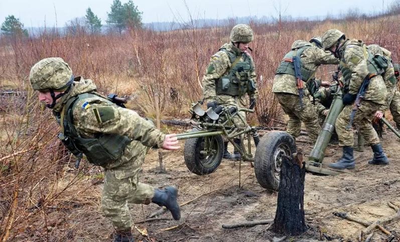 Bước sang tháng 10, cục diện  chiến trường Nga-Ukraine đã có những thay đổi lớn. Quân đội Nga trước đó trung thành với chiến lược “đánh chắc, tiến chắc”, dường như đã đột nhiên thay đổi hoàn toàn, từ việc chiếm ba ngôi làng trong một tuần, đến chiếm bảy làng, thị trấn trong bảy ngày. Có cảm tưởng, tốc độ tiến quân của Quân đội Nga giờ đây là không thể ngăn cản.