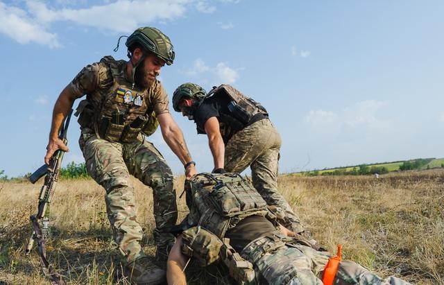 Vào tháng 10 năm nay, cuộc xung đột Nga - Ukraine đạt đến cường độ chưa từng có, trở thành tháng đẫm máu nhất trong toàn bộ cuộc chiến. Theo thông tin của Nga, chỉ trong tháng 10, Quân đội Nga đã loại khỏi vòng chiến đấu khoảng 69.000 quân Ukraine, một con số lập mức cao mới chỉ trong một tháng, trong các cuộc chiến gần đây.