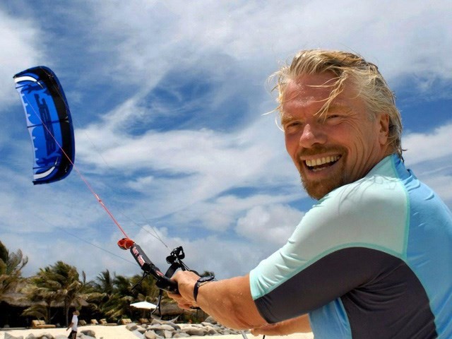  Tỷ phú Richard Branson là Chủ tịch của Virgin, ông được xếp thứ 5 trong danh sách các doanh nhân giàu nhất nước Anh, và xếp thứ 254 trong danh sách tỷ phú của tạp chí Forbes năm 2011.