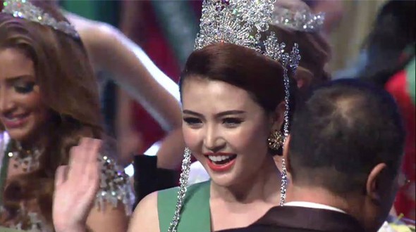 Tối 24/10, người đẹp Ngọc Duyên đăng quang ngôi vị cao nhất tại cuộc thi Miss Global Beauty Queen 2016 ( Nữ hoàng sắc đẹp toàn cầu). Chiến thắng này khiến khán giả trong nước bất ngờ và vui mừng vì đã khẳng định Việt Nam trên bản đồ nhan sắc quốc tế.. Ảnh: Vietnamnet.