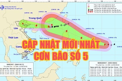 Theo Trung tâm dự báo Khí tượng Thủy văn, vị trí tâm  bão số 5 sẽ ở khoảng 21,2 độ Vĩ Bắc; 111,2 độ Kinh Đông, cách Móng Cái (Quảng Ninh) khoảng 350km về phía Đông. Sức gió mạnh nhất vùng gần tâm bão mạnh cấp 8-9 (60-90km/giờ), giật cấp 11. Dự báo trong 12 đến 24 giờ tiếp theo, bão di chuyển theo hướng Tây Tây Bắc, mỗi giờ đi được khoảng 15-20km. Ảnh: Lao động.