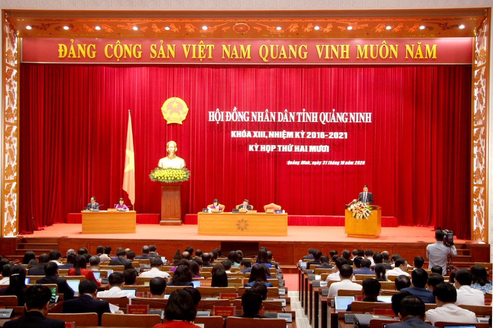 Tại kỳ họp thứ 20, Hội đồng nhân dân tỉnh Quảng Ninh khóa XIII sang 31/10, các đại biểu đã tiến hành quy trình miễn nhiệm và bầu bổ sung chức vụ Chủ tịch UBND tỉnh khóa XIII, nhiệm kỳ 2016-2021, miễn nhiệm chức vụ Phó Chủ tịch UBND tỉnh, khóa XIII, nhiệm kỳ 2016-2021.