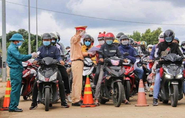 Dịch COVID-19: Mất việc, khó khăn… kiến nghị của người lao động