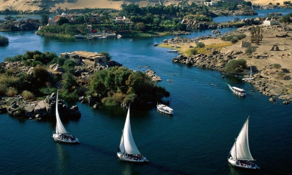 Lúc đầu,  sông Nile có tên là Nahal, sau đổi lại thành Neilos (Nile), có nghĩa là “dòng sông thung lũng”. (Nguồn: redsvn.net) 