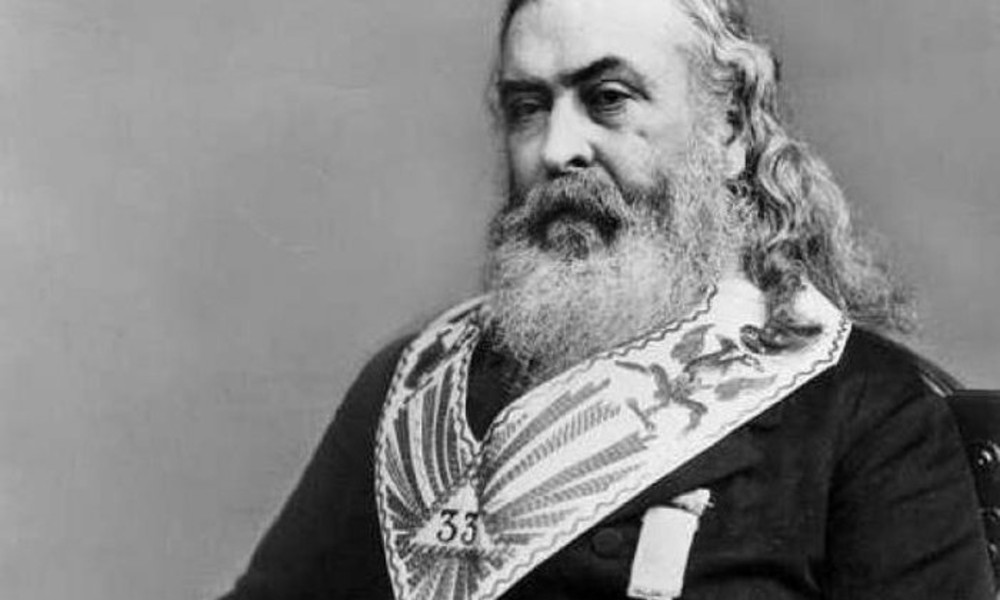 Năm 1871, Albert Pike, một sĩ quan cấp tướng của liên quân Hoa Kỳ đã viết một bức thư gửi tới chính trị gia người Ý Giuseppe Mazzini, dự đoán và vạch ra một kịch bản cho 3 cuộc  đại chiến thế giới. (Nguồn: Dân Việt)