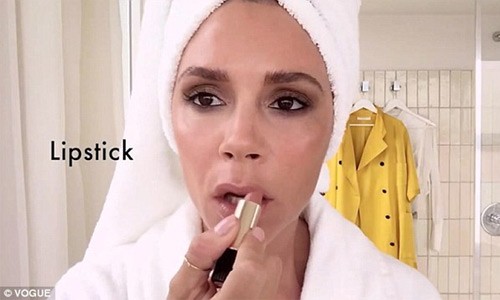 Victoria Beckham bị tố nói dối trong quảng cáo mỹ phẩm