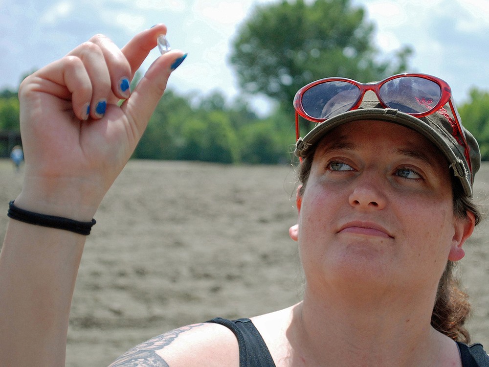  Công viên kỳ quái này có tên là Crater of Diamonds hay còn gọi là công viên kim cương, tọa lạc ở Murfreesboro, Arkansas, Mỹ.