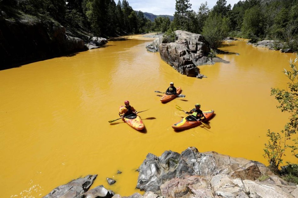 Bang New Mexico, Mỹ nổi tiếng là địa phương tập hợp những dòng sông trong xanh. Tuy nhiên vào năm ngoái, một khu khai thác mỏ bị bỏ hoang đã dẫn đến sự rò rỉ những chất độc hại khiến con sông Annemasse và các con sông khác bị ô nhiễm nặng, trở thành  những dòng sông tử thần.